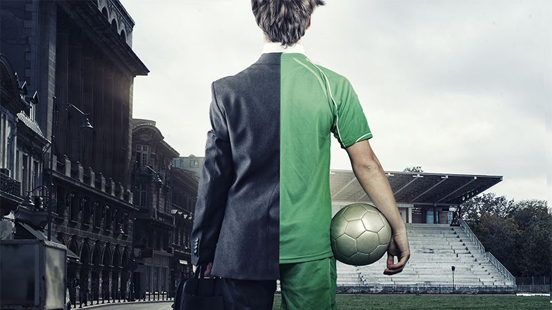 Sepak bola dunia - Suit dan sepakbola