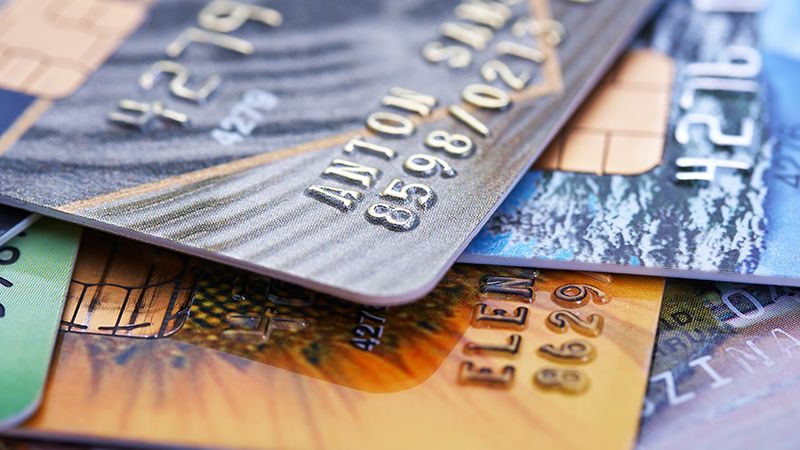 Bagaimana Cara Membuat Kartu Kredit - Tumpukan Kartu