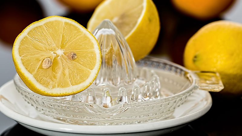 Cara memutihkan wajah secara alami - lemon